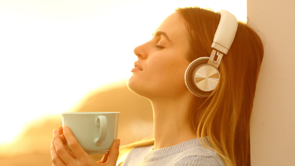 Woman learning how to stop overeating using RTT hypnotherapy with the Mochi Zen app